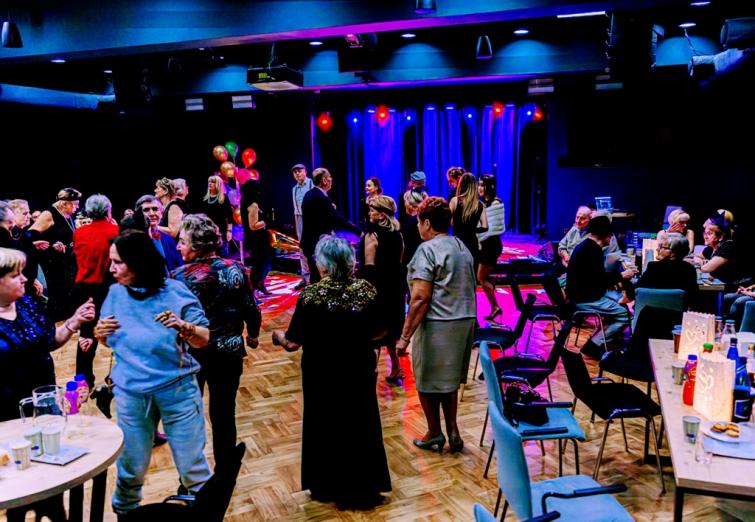 Bal Karnawałowy w stylu lat 20. i 30.